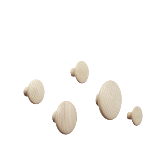 Muuto-The-Dots-coat-hanger-set-of-5-oak-5500x5500px_4